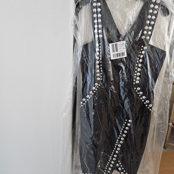 BRAND NEW KENDALL + KYLIE BLACK DRESS WITH ROUNDED SILVER STUDS IN SIZE MEDIUM - Picture 13 of 15